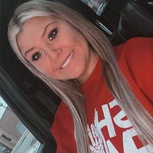 Meet your Posher, Chloe